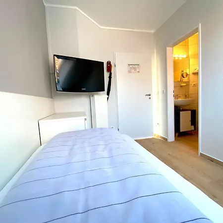 Zur Bever Hotel 3*
