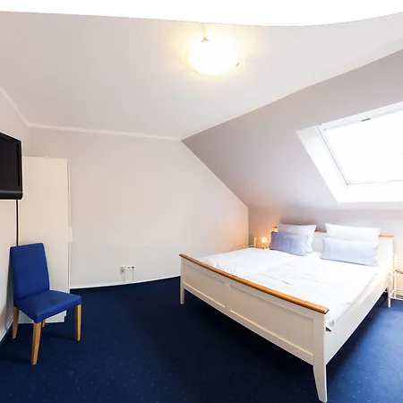 Hotel Zur Bever 3*